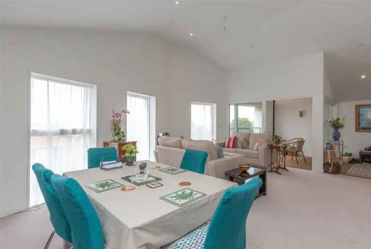 2 Bedroom Apartment for Sale Near Whiteladies Road
