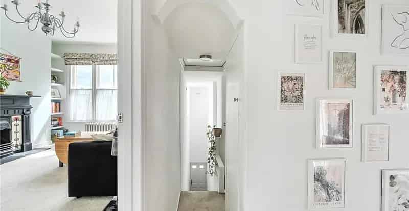 2 Bedroom Period Conversion Flat for Sale - Chain Free