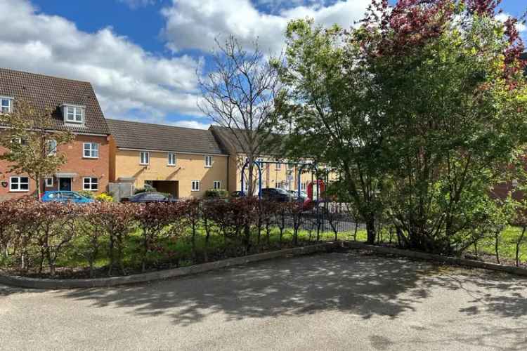 Modern Three-Story Townhouse with Ensuite and Garden