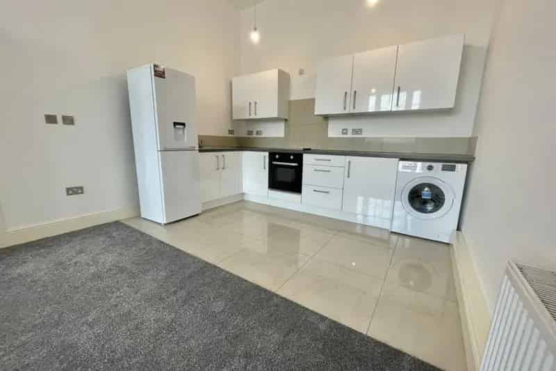Derby Train Station Apartments - Modern 1 & 2 Bedroom Flats