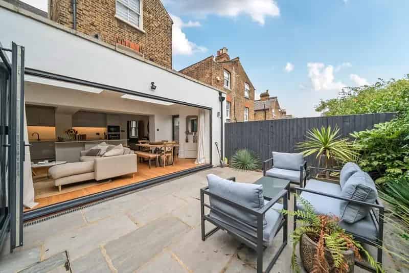 Flat For Sale , London, England
