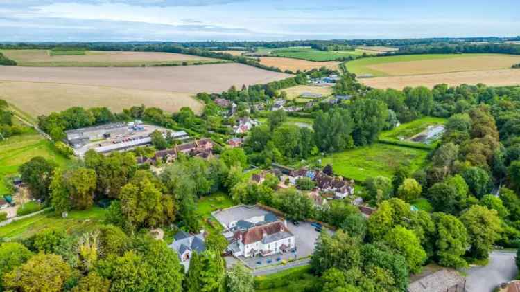 Grade II Listed Pub with Letting Rooms and Car Park in Hampshire