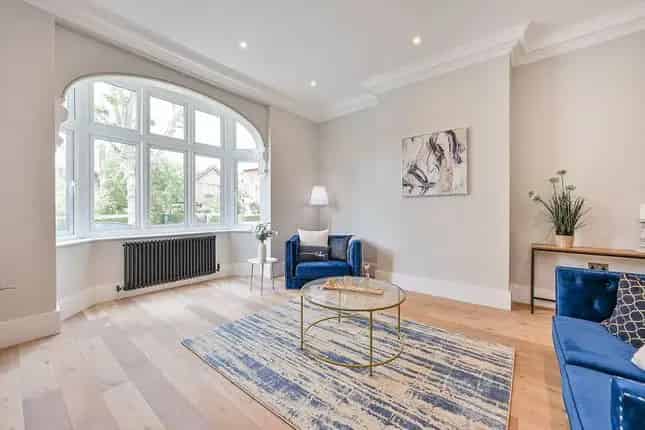 5 Bedroom House for Sale in Acton W3 - Stunning Renovation