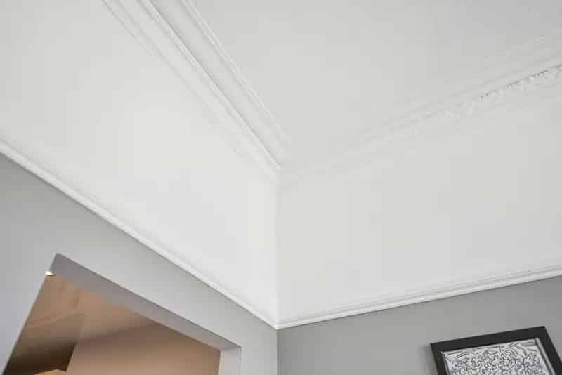 1 Bedroom Flat Modern Kitchen Spacious Bathroom Sought After Area