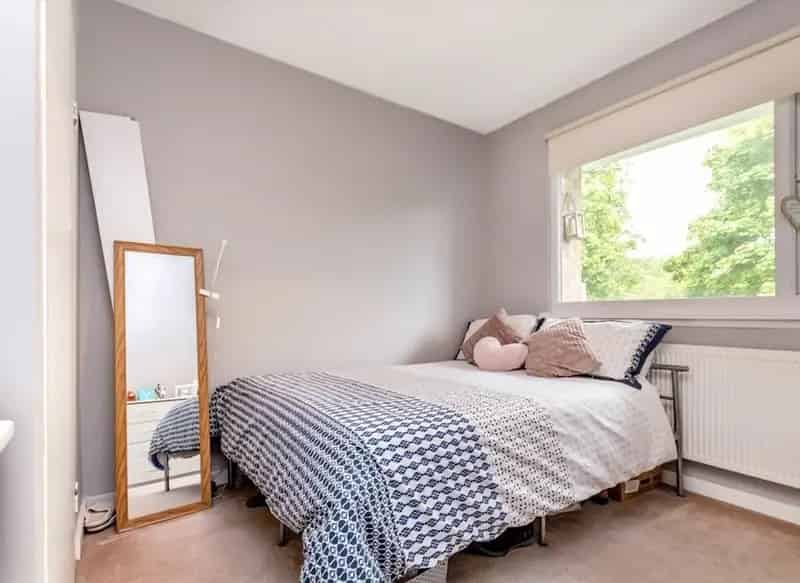 2-Bedroom Flat Ashburton Estate Modern Kitchen Balcony Double Glazing