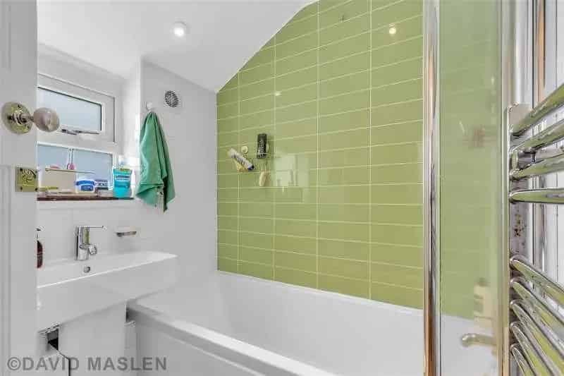 2 bed flat for sale