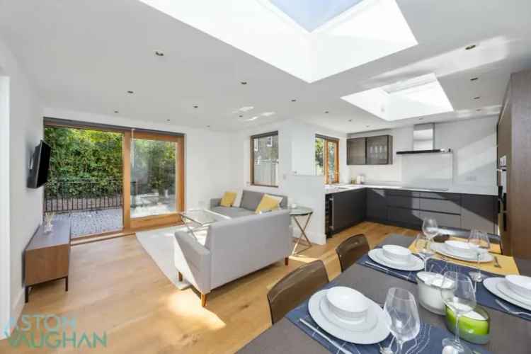 2 Bedroom Detached House for Sale in Queens Park