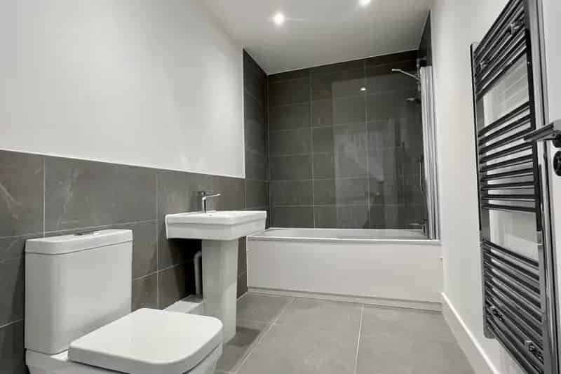 3 Bed Townhouse Near Sheffield Rotherham M1 Eco Friendly EV Charge