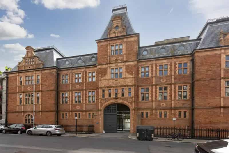 3 Bedroom Duplex Apartment Hove Palmeira Yard 1547 sq ft