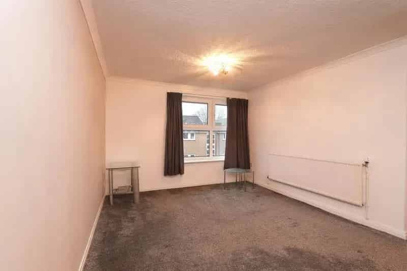 2 Bedroom Flat for Sale Sheffield S8 Chain Free