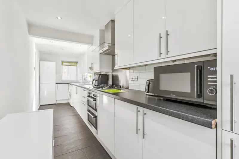 3 Bedroom Family Home Near Hatfield University