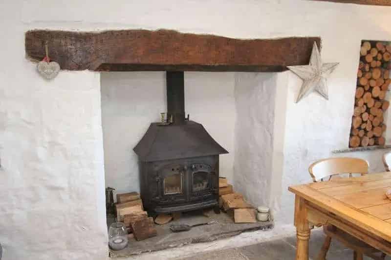 2 Bed Grade II Listed Cottage For Sale