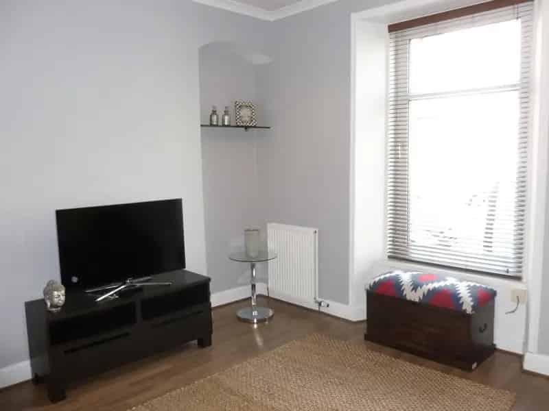 One Bedroom Flat near Union Street - Newly Upgraded