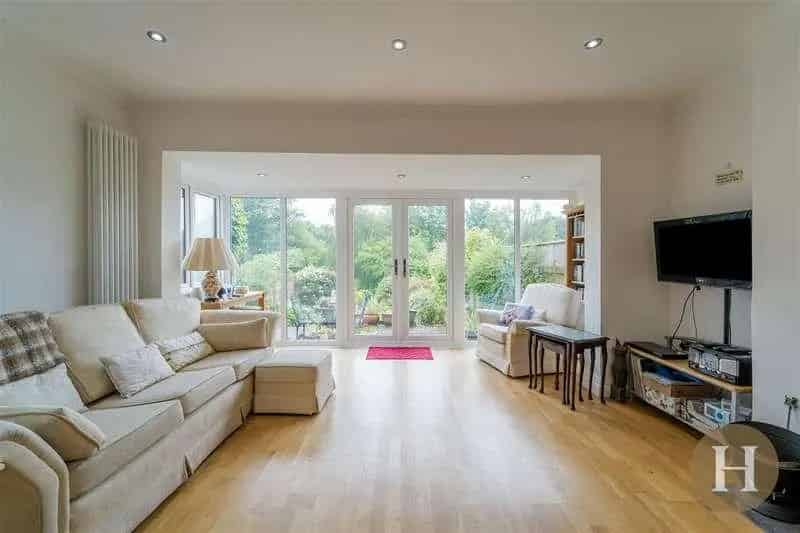 3 Bed Semi-Detached House for Sale