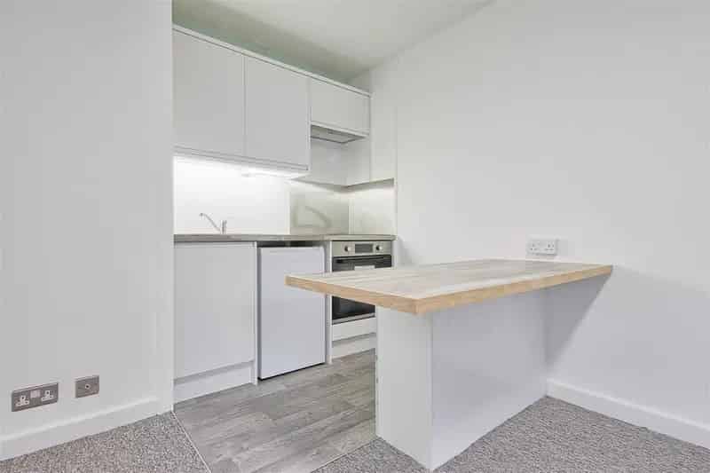 Cambridge City Centre Studio Apartment  Modern Amenities