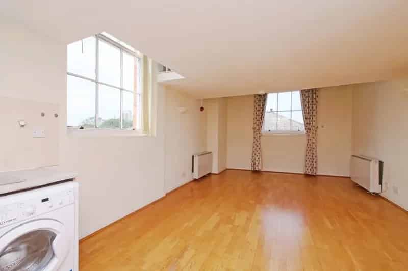3 Bedroom Flat for Sale in York, North Yorkshire YO31