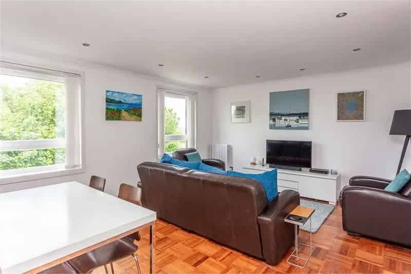 3 Bed Duplex Flat with Sea Views and Garage