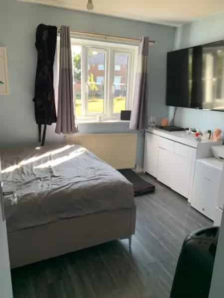 2 Bed House St Pauls Cray Orpington Own Drive Garden Commuter Friendly