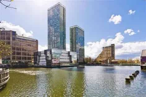 1 Bed Flat 76 m² London E14 - Furnished Apartment Near Public Transport