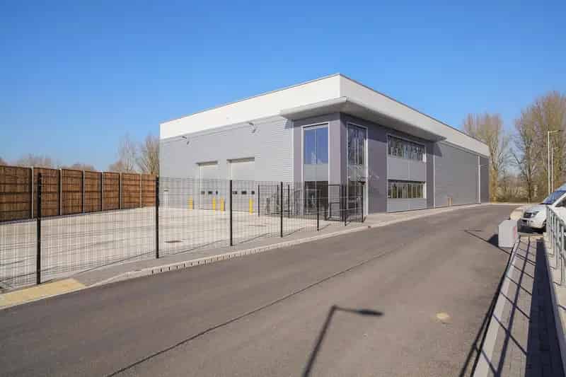Modern Warehouse 14855 sq ft 8m Eaves Grade A Office Secure Yard