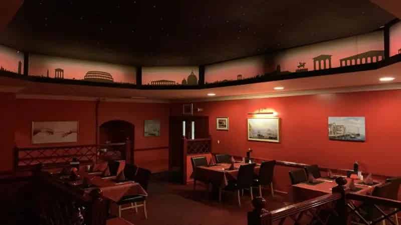 Town Centre Restaurant with Parking