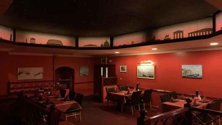Town Centre Restaurant with Parking