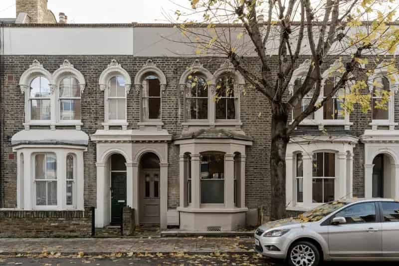 3-Bedroom Victorian Terrace House Bow London
