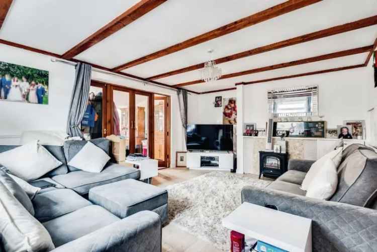 House For Sale in Blackbird Leys Road, Oxford, England