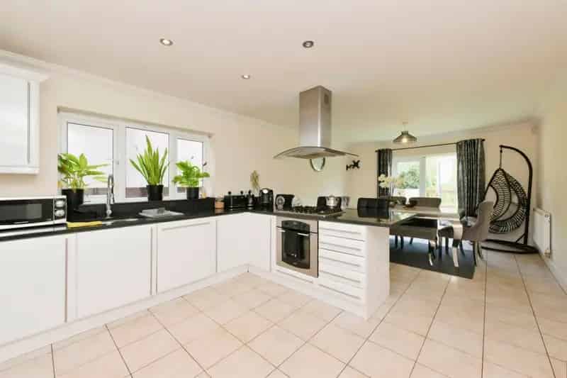 Five Bedroom Detached House Broxbourne
