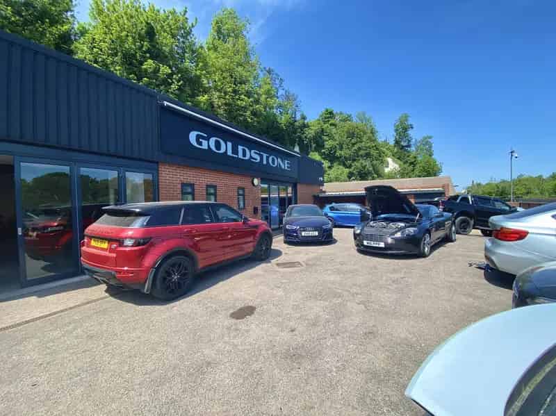 Vehicle Showroom and Workshop near Hitchin Train Station