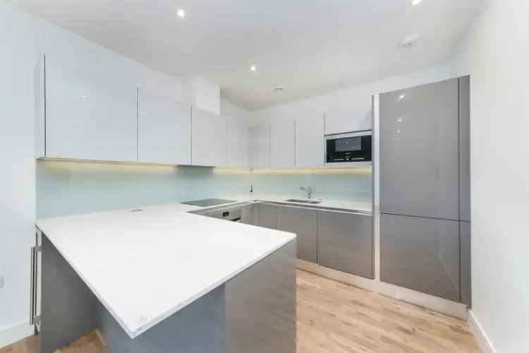 2 Bedroom Flat for Sale Battersea Reach 779ft
