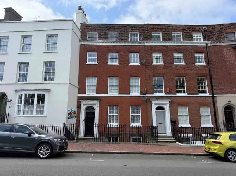 Margate Town Centre Studio Flat Near Seafront