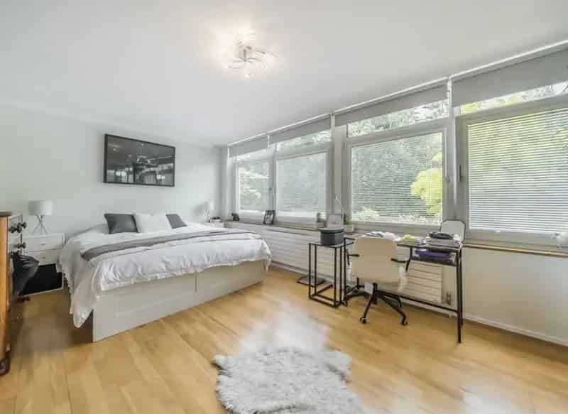 Five Bedroom Family Home with Garage and Off Street Parking