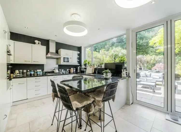 Five Bedroom Family Home near Wimbledon Common