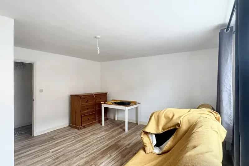 2 Bedroom Flat To Rent Available July 21 2025