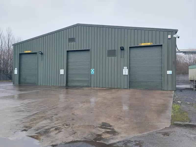 Modern Industrial Unit with Secure Yard Space