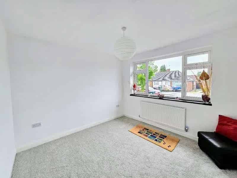 2 Bed Semi Detached Bungalow Great Barr Refurbished Modern Kitchen Garage