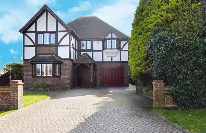 5 Bedroom Detached House Kingsgate Avenue Broadstairs