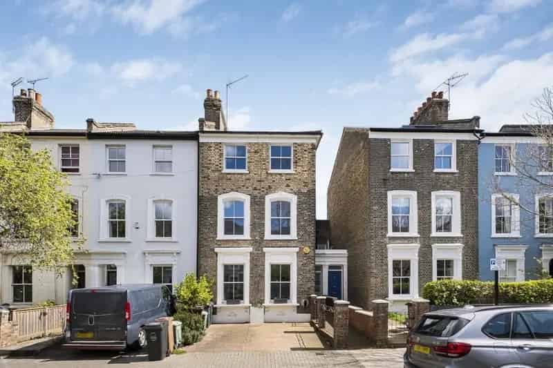 4 bedroom terraced house to rent