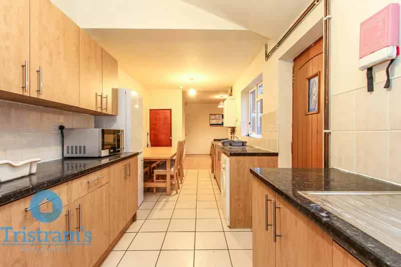 4 Bedroom Semi-Detached House to Rent for Students
