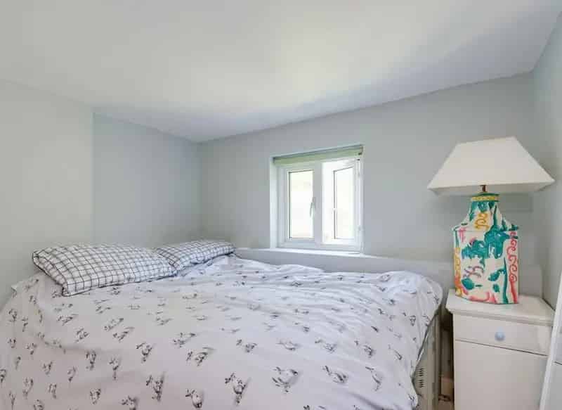 One Bedroom Flat near Portobello Road  South Facing Balcony