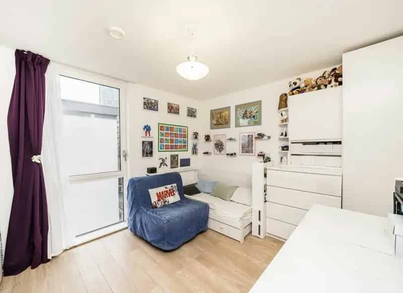 One Bedroom Apartment Brentford  Open Plan Gym Parking
