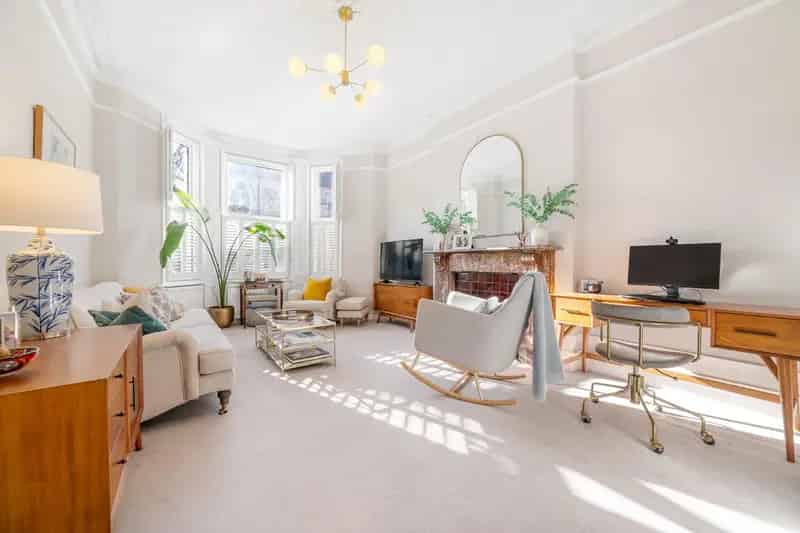 2 Bedroom Victorian Garden Flat to Rent Brixton Clapham