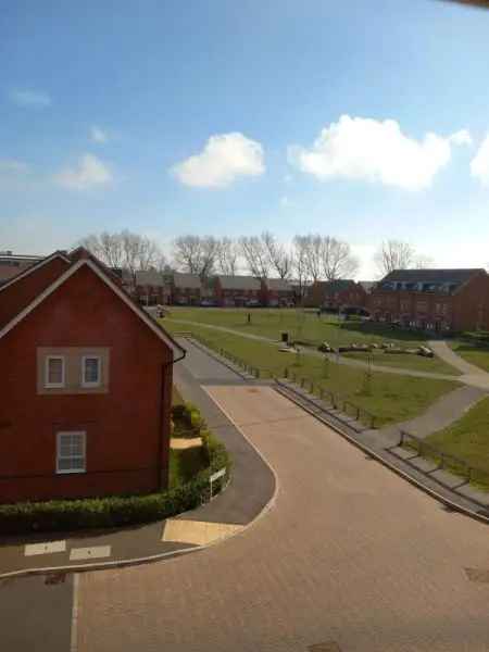 Flat For Rent in Felixstowe, England