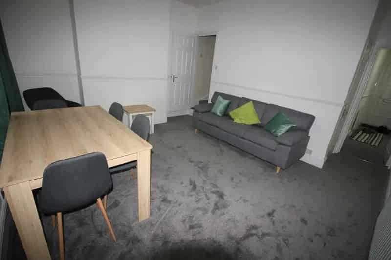 4 Bedroom Student House to Rent in Coventry