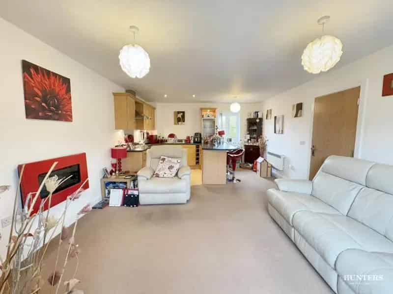 2 Bed Top Floor Apartment Investment Opportunity