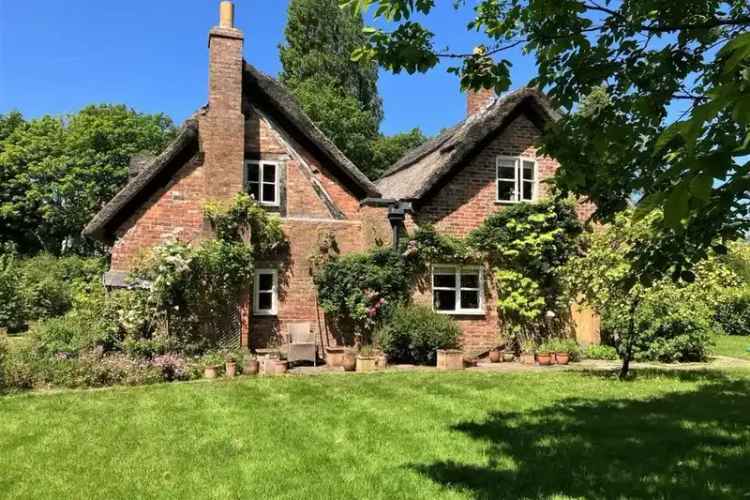 3 Bedroom Detached Thatched Cottage for Sale