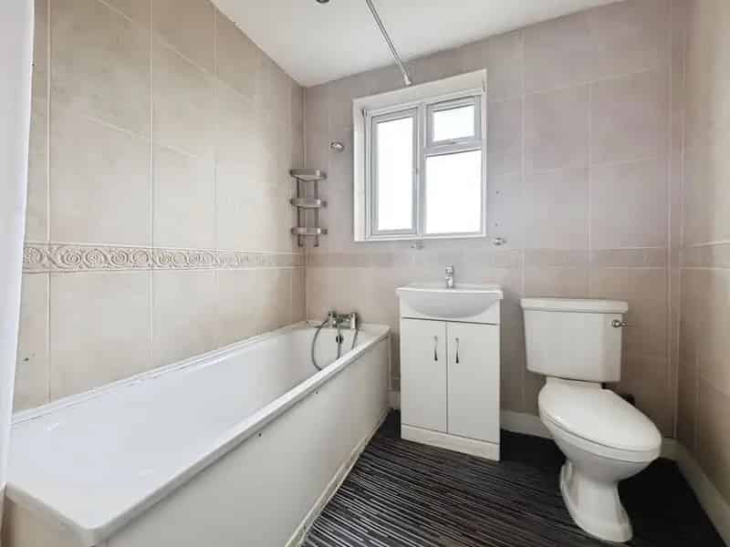2 Bedroom Mid Terrace House For Sale London E13