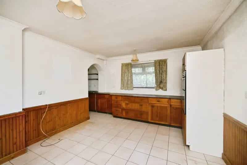 Three-Bedroom House Stunning South Downs Views Chain Free