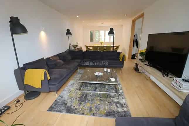 4 Bedroom Semi-Detached House for Sale Hampstead Garden Suburb